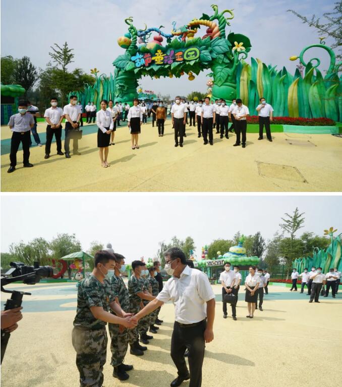 揭牌儀式后，活動(dòng)人員參觀應(yīng)急管理科教體驗(yàn)基地